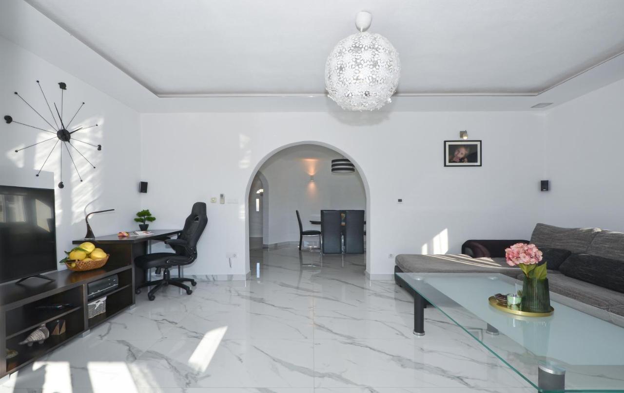 Copacabana Beach Apartments Trogir Dış mekan fotoğraf