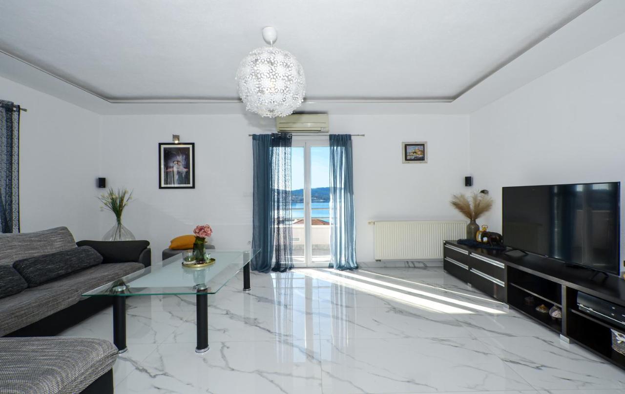 Copacabana Beach Apartments Trogir Dış mekan fotoğraf